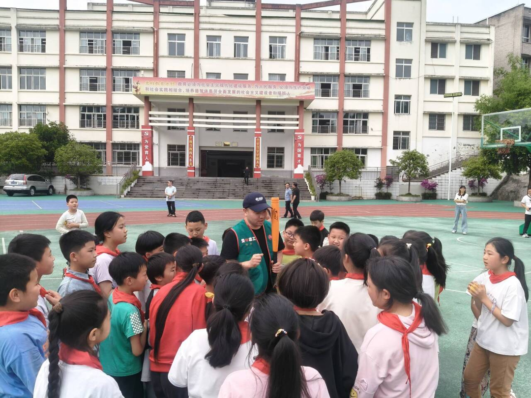 中国慈善基金会赴江津区蔡家小学调研指导特色体育项目建设工作