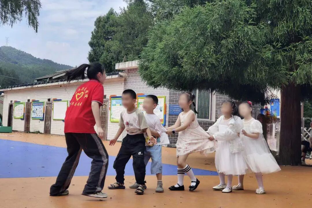 涪陵区关工委：校地合作17年 爱心接力不断档
